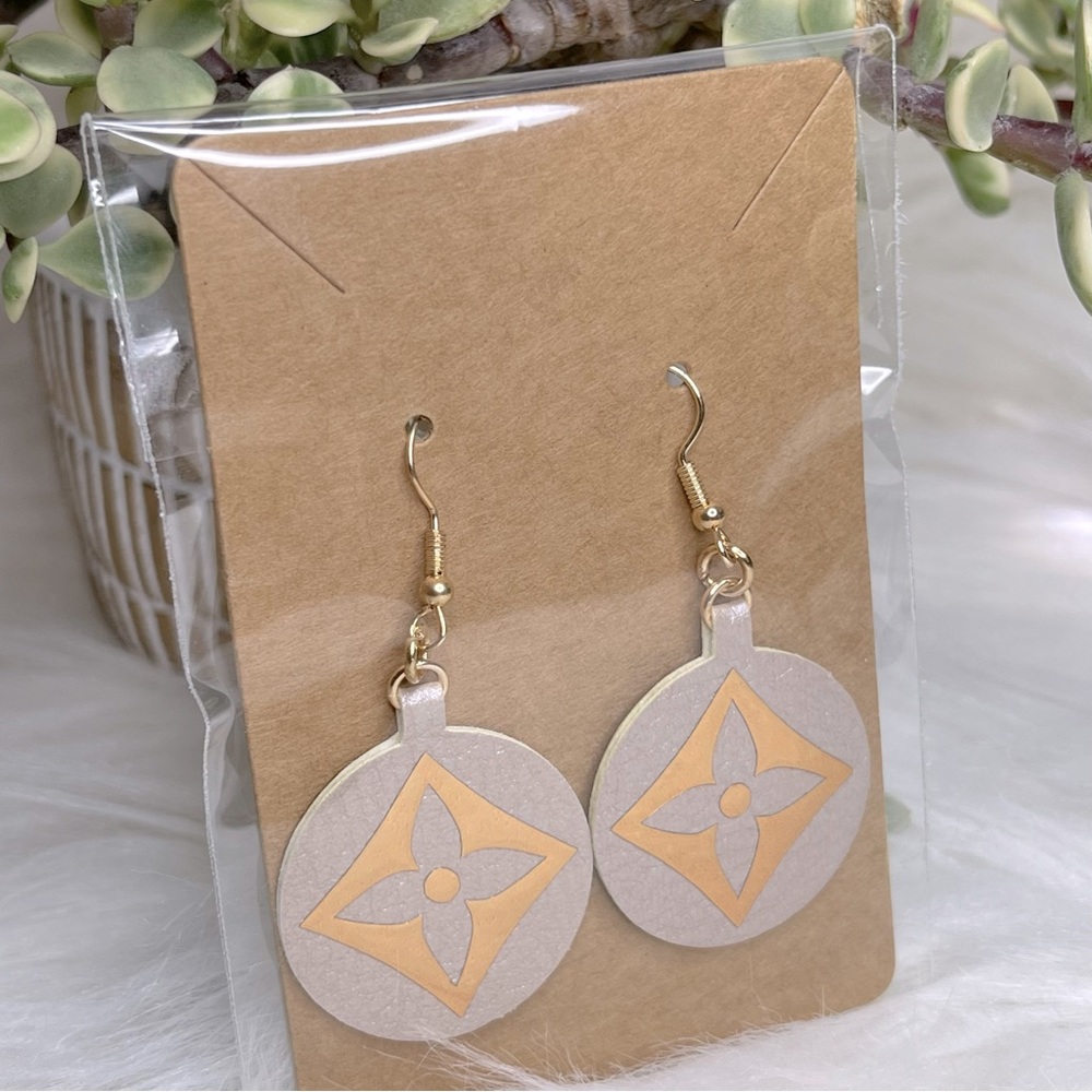 Flower earrings gold